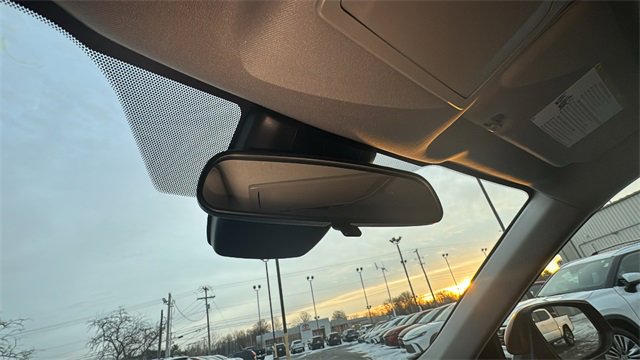 Used 2024 Toyota Highlander LE image 23