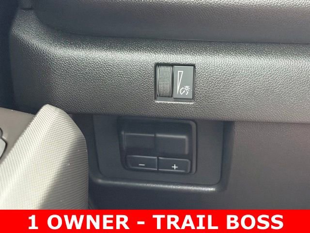 Used 2025 Chevrolet Colorado Trail Boss AWD/4WD image 19