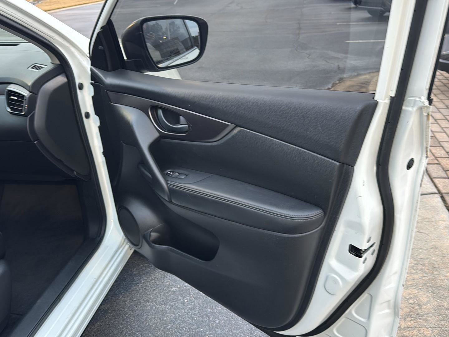 Used 2020 Nissan Rogue Sport S w/ Appearance Package image 12