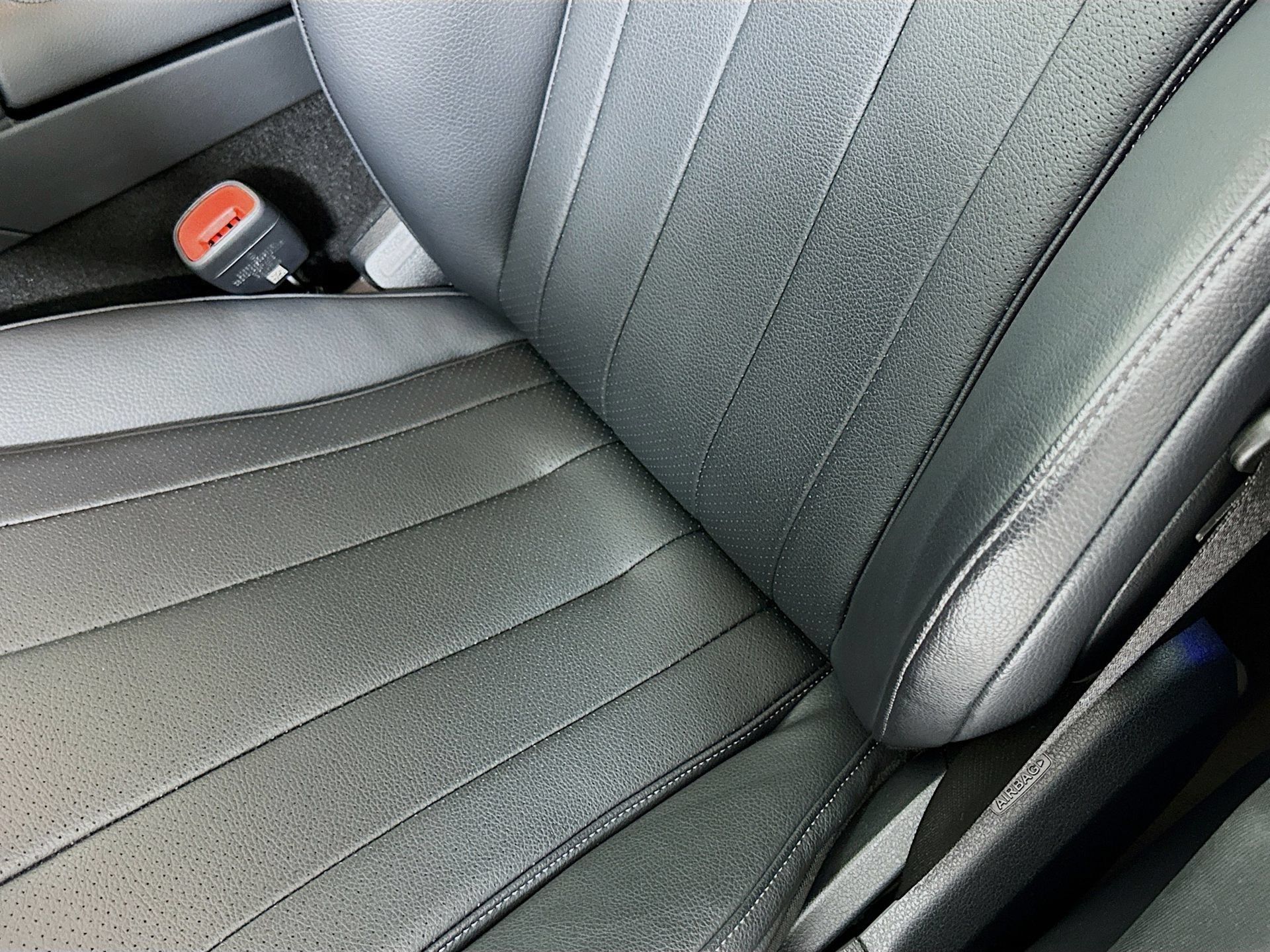 Certified 2025 Mercedes-Benz E 350 4MATIC Sedan image 21