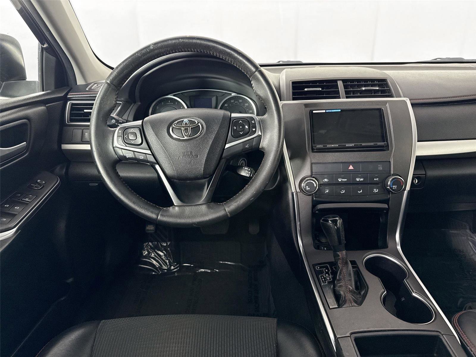 Used 2017 Toyota Camry SE FWD image 25