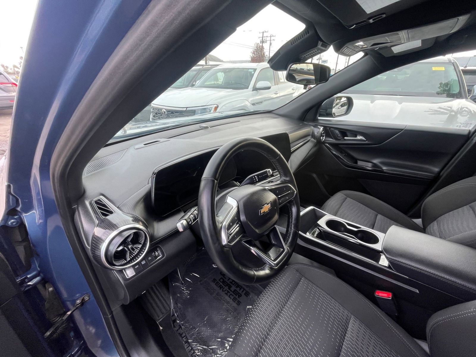 Used 2025 Chevrolet Equinox LT image 34