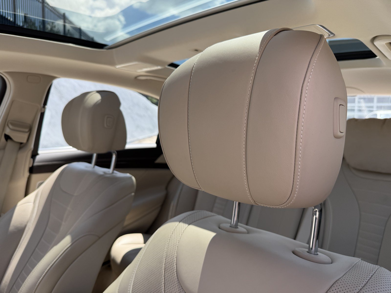 Used 2015 Mercedes-Benz S 550 Sedan image 30