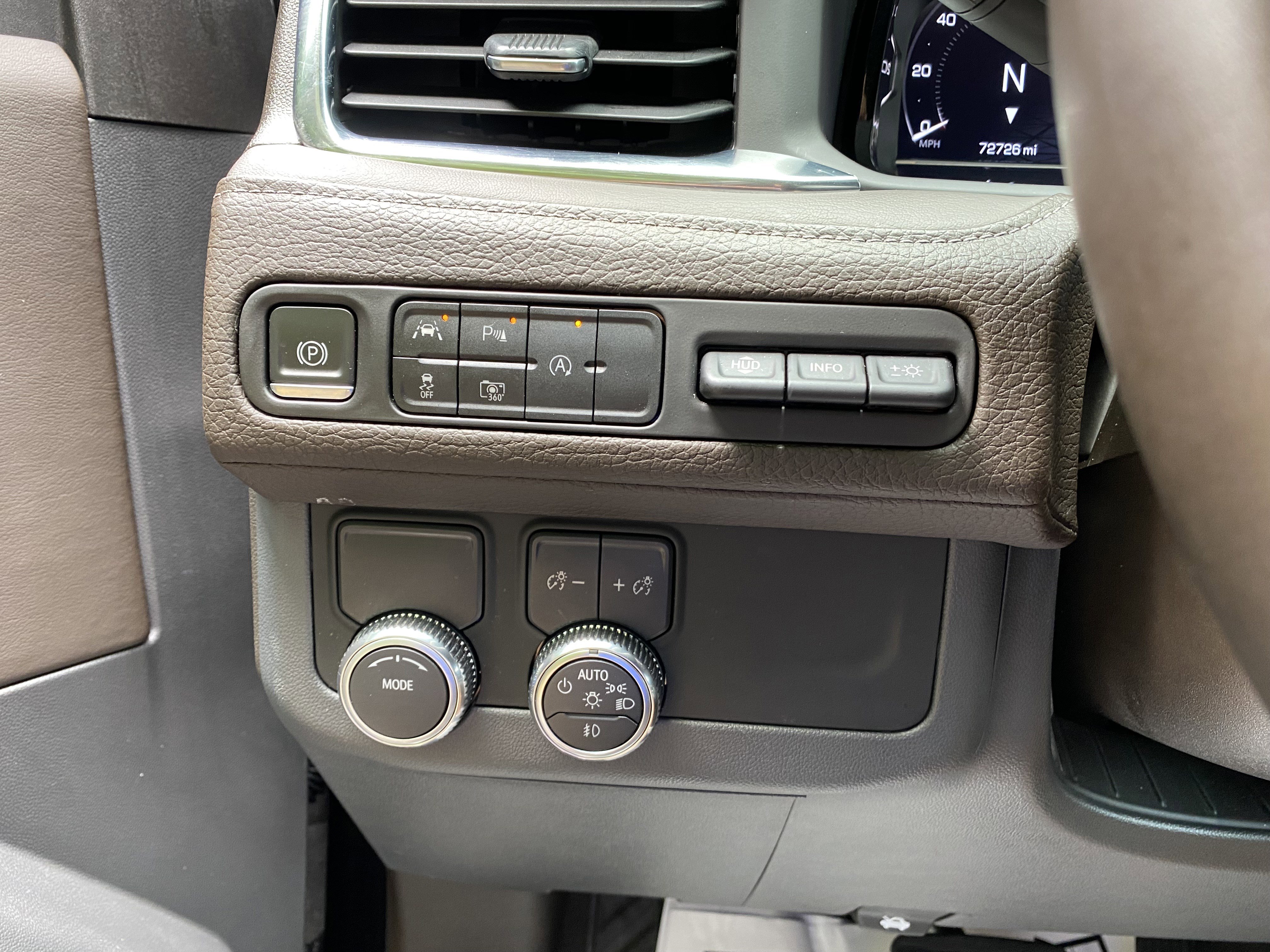 Used 2023 GMC Yukon Denali RWD image 18