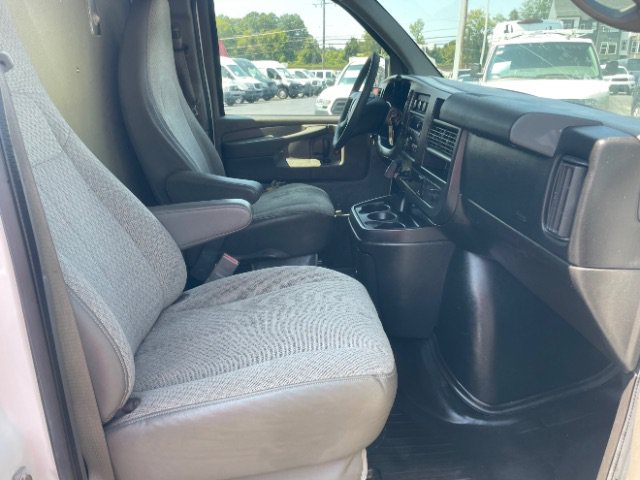Used 2015 Chevrolet Express 2500 w/ Chrome Appearance Package RWD image 14