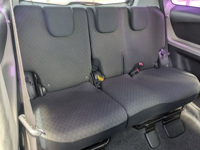 Used 2010 Toyota Yaris 2-Door Hatchback image 17