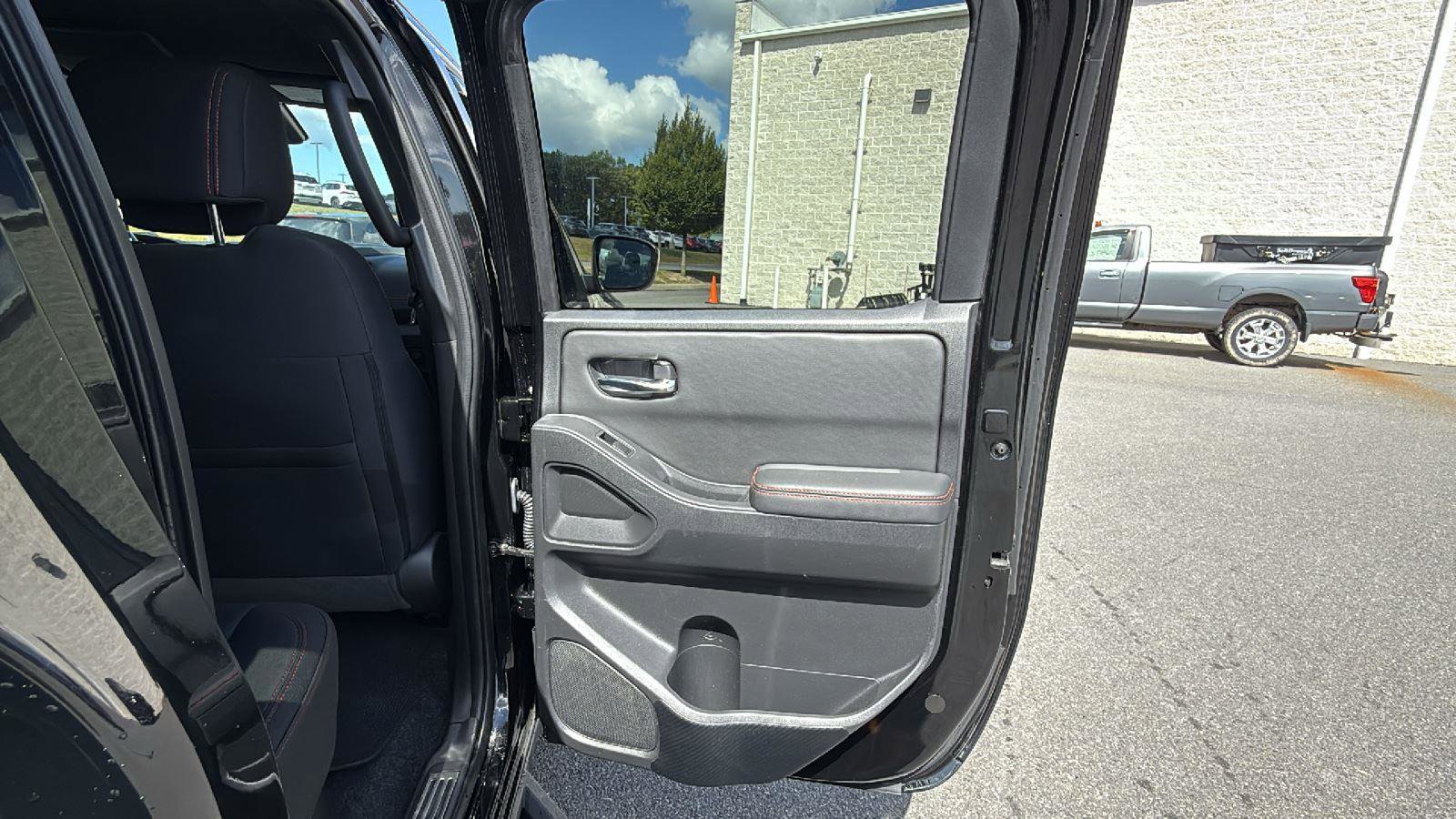 Used 2023 Nissan Frontier PRO-4X w/ Tow Package image 22