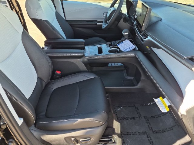 New 2026 Toyota Sienna XSE AWD/4WD image 31