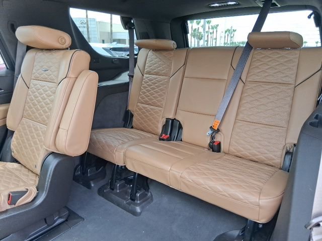 Used 2022 Cadillac Escalade Premium Luxury image 27