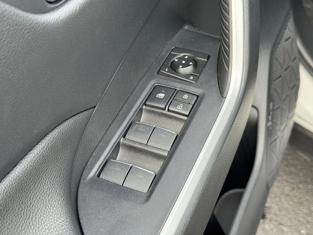 Used 2025 Toyota RAV4 XLE AWD/4WD image 14