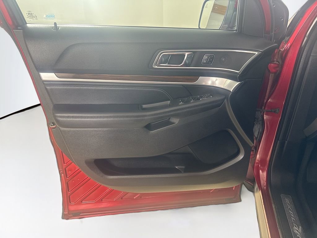 Used 2017 Ford Explorer Limited w/ Equipment Group 301A image 11