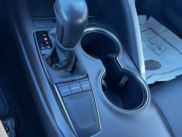 Used 2024 Toyota Camry SE image 22