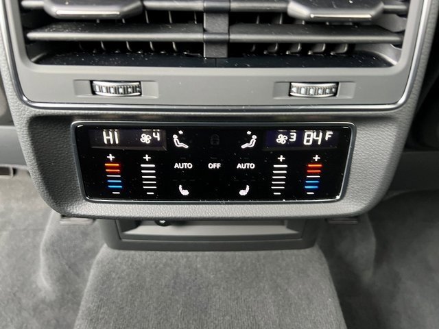 Certified 2024 Audi RS Q8 image 20