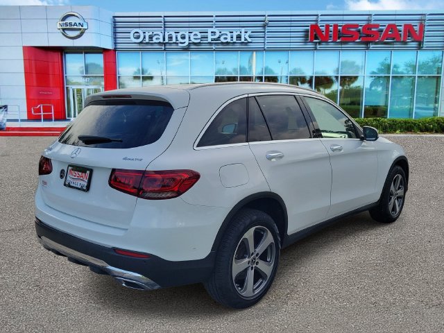 Used 2022 Mercedes-Benz GLC 300 4MATIC image 2