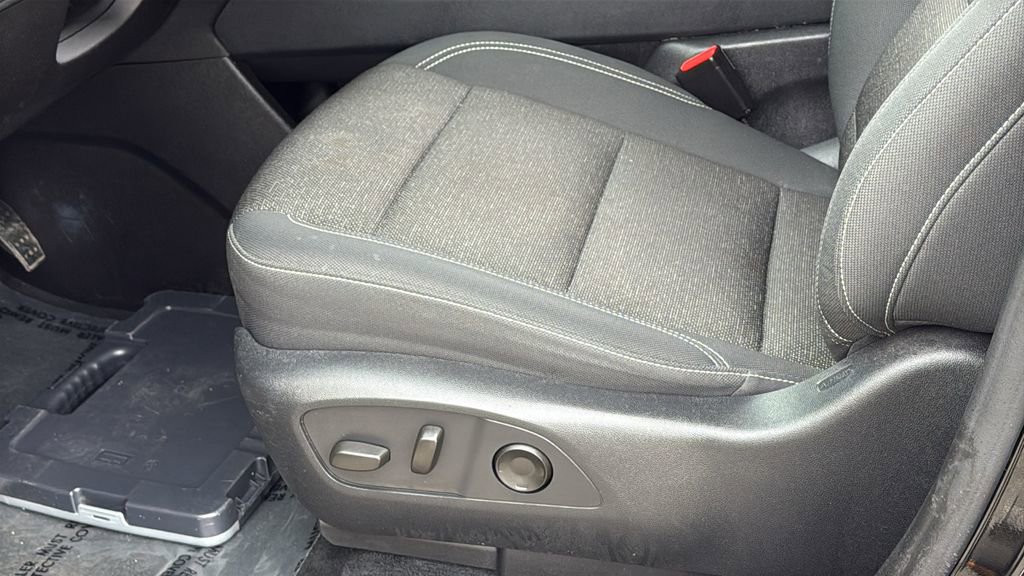 Used 2024 Chevrolet Traverse LT image 20