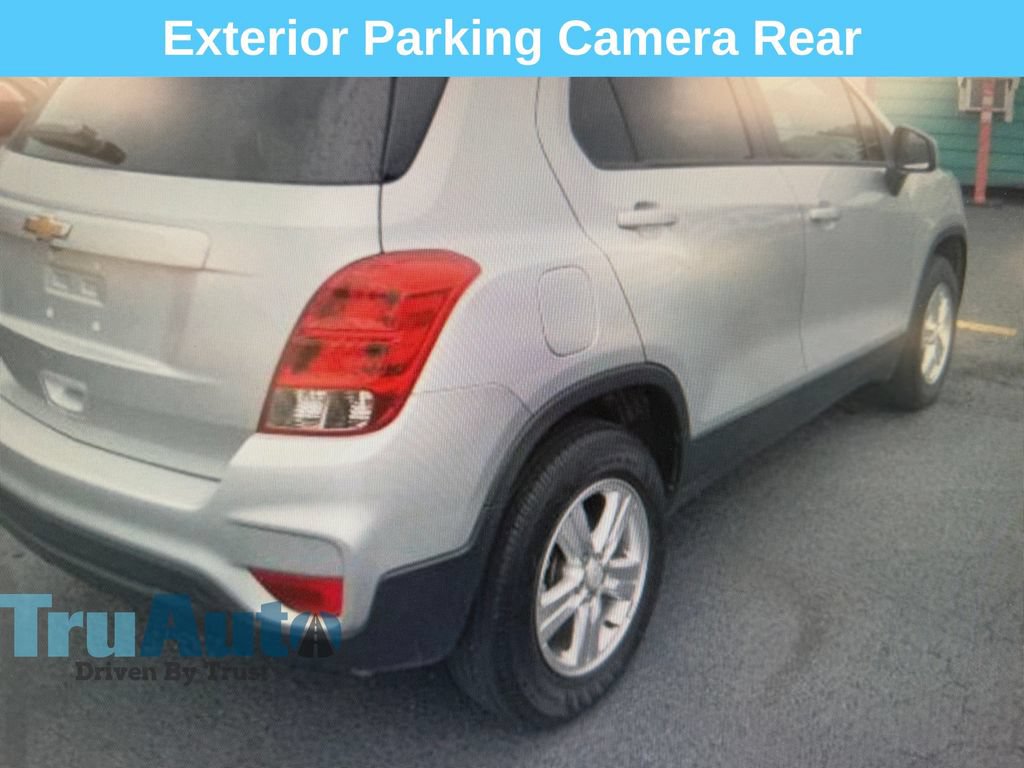Used 2021 Chevrolet Trax LS w/ Tint and Cruise Package AWD/4WD image 3