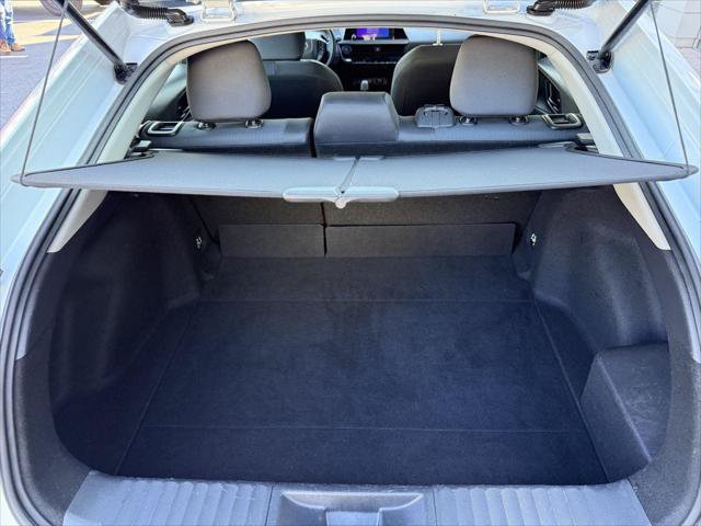 Certified 2025 Toyota Prius LE FWD image 18