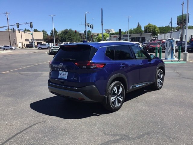 Used 2022 Nissan Rogue SL w/ SL Premium Package image 3