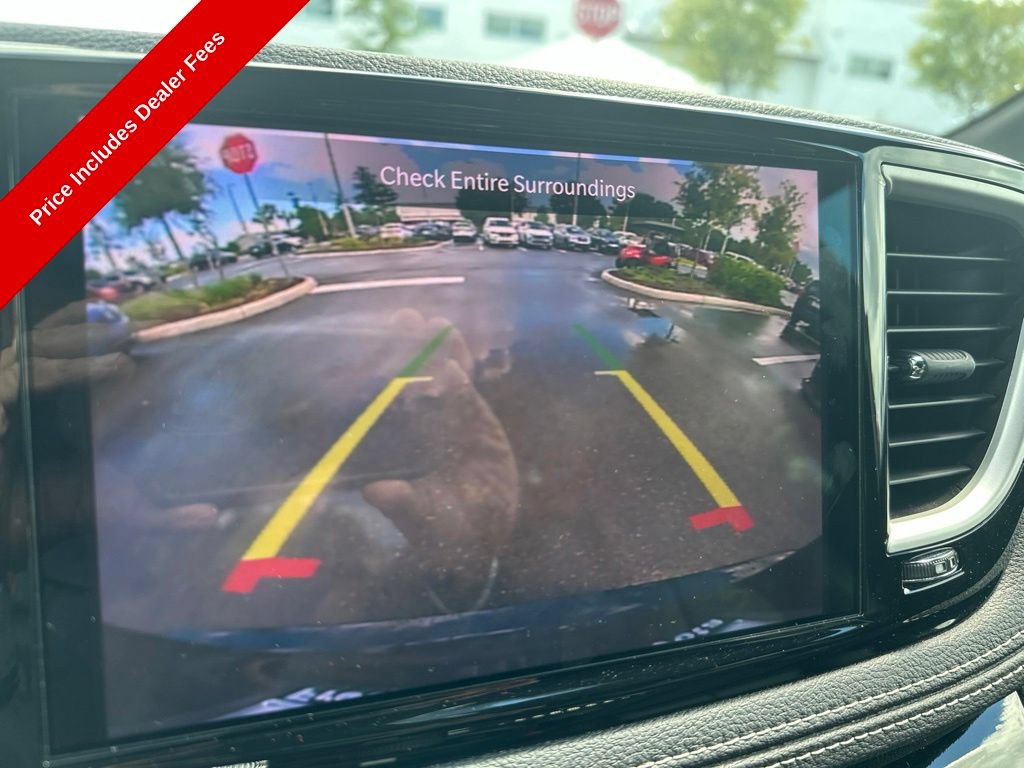 Used 2022 Chrysler Pacifica Touring-L w/ S Appearance Package FWD image 9