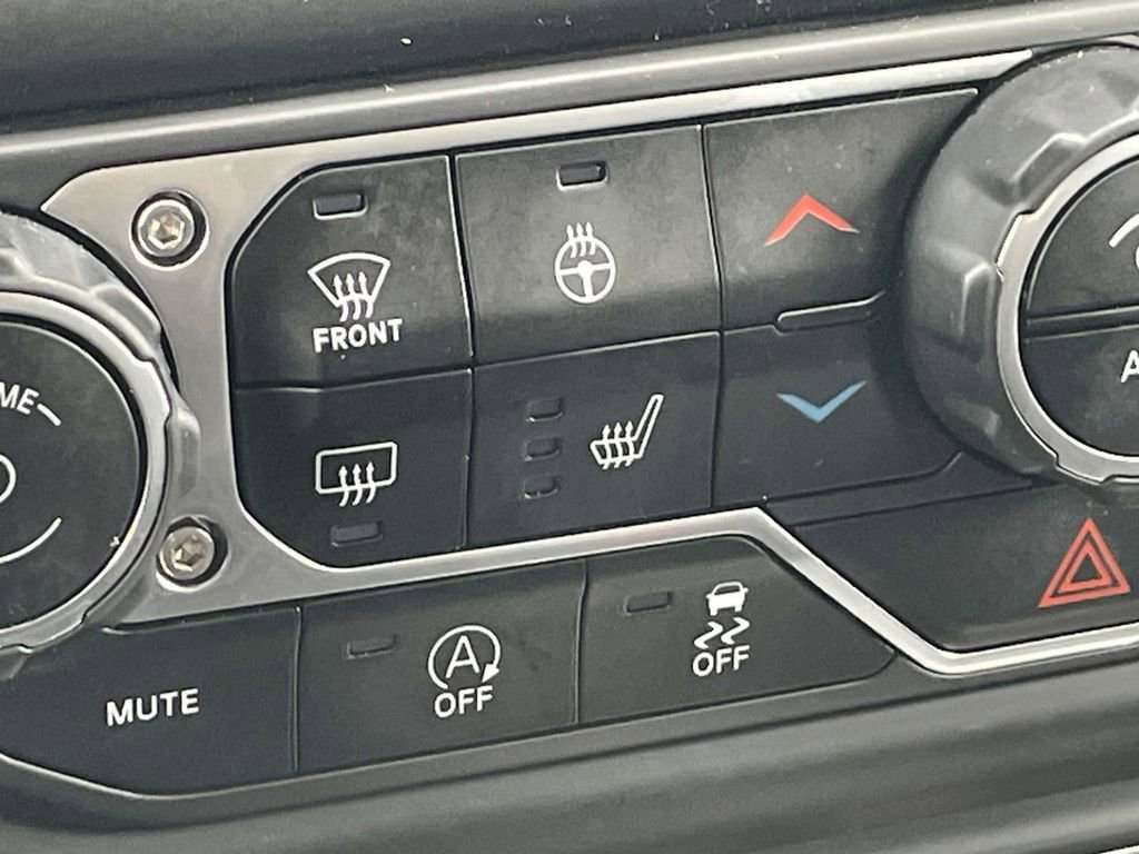 Certified 2022 Jeep Wrangler Unlimited Rubicon w/ Cold Weather Group image 38