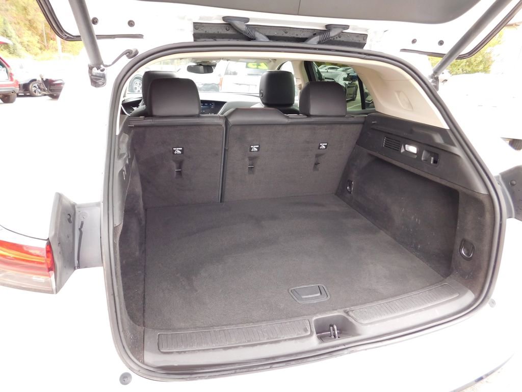 Used 2023 Buick Envision Essence w/ Sport Touring Package image 8