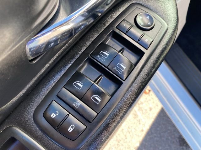 Used 2017 Dodge Grand Caravan SXT w/ Driver Convenience Group image 23