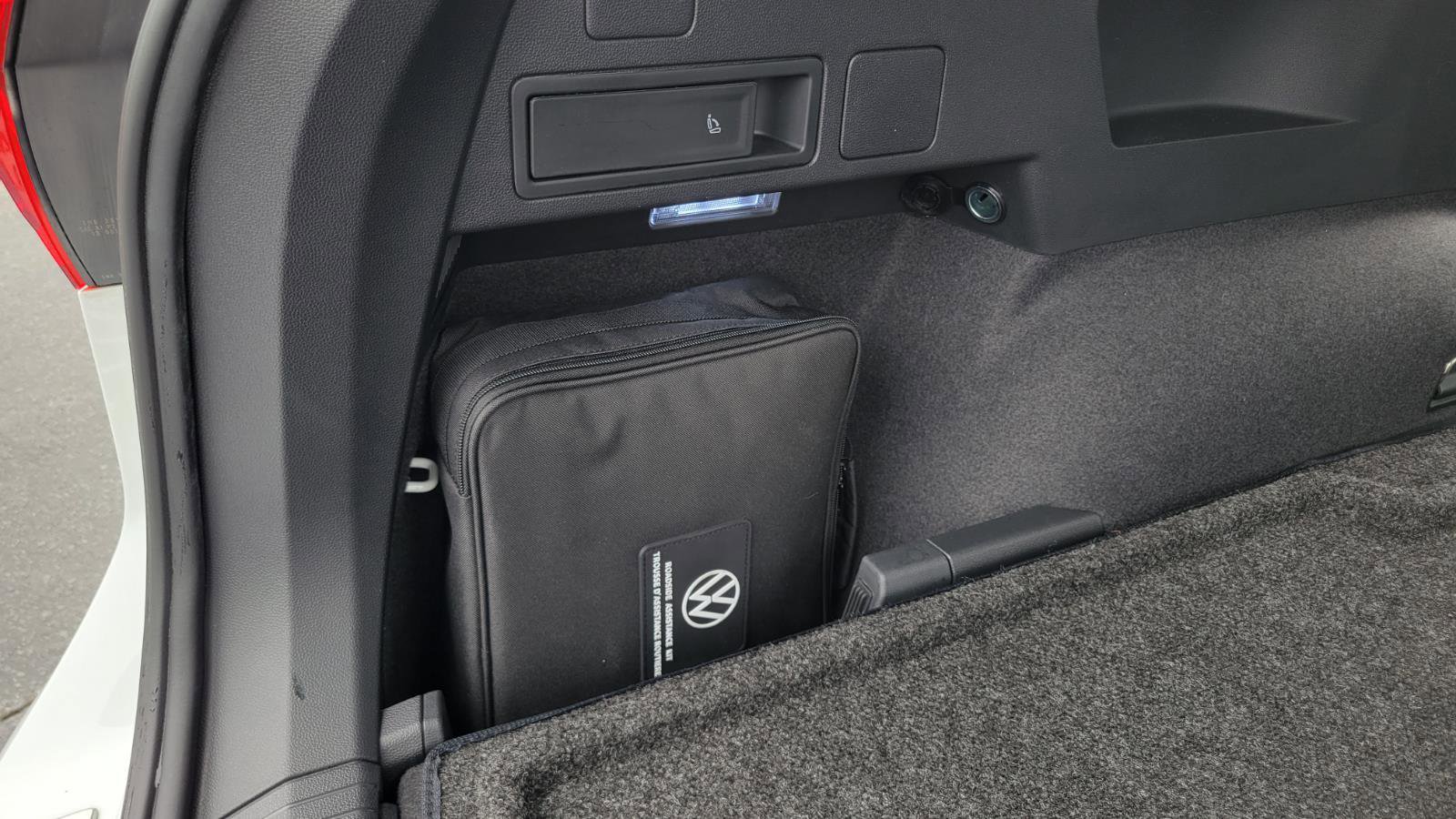 Certified 2023 Volkswagen Tiguan SE w/ Panoramic Sunroof Package image 49