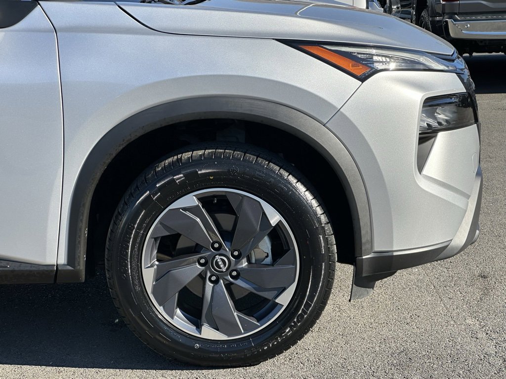 Used 2024 Nissan Rogue SV image 39