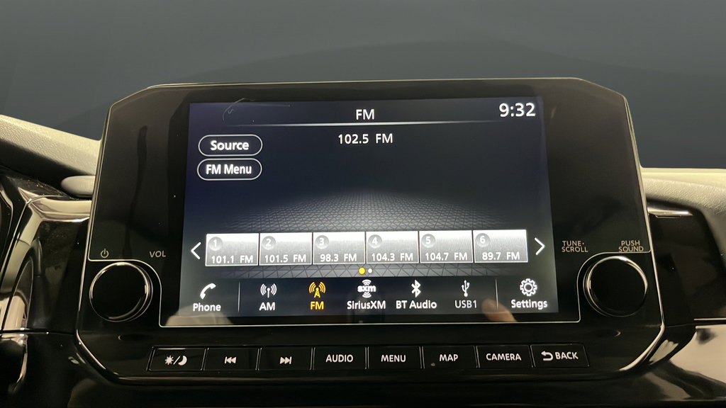 Used 2023 Nissan Pathfinder SL AWD/4WD image 29