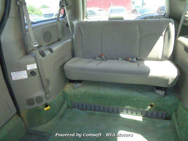 Used 2003 Chrysler Town & Country LX image 19