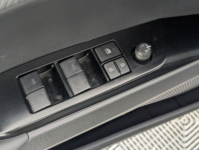 Used 2025 Toyota Camry SE FWD image 11
