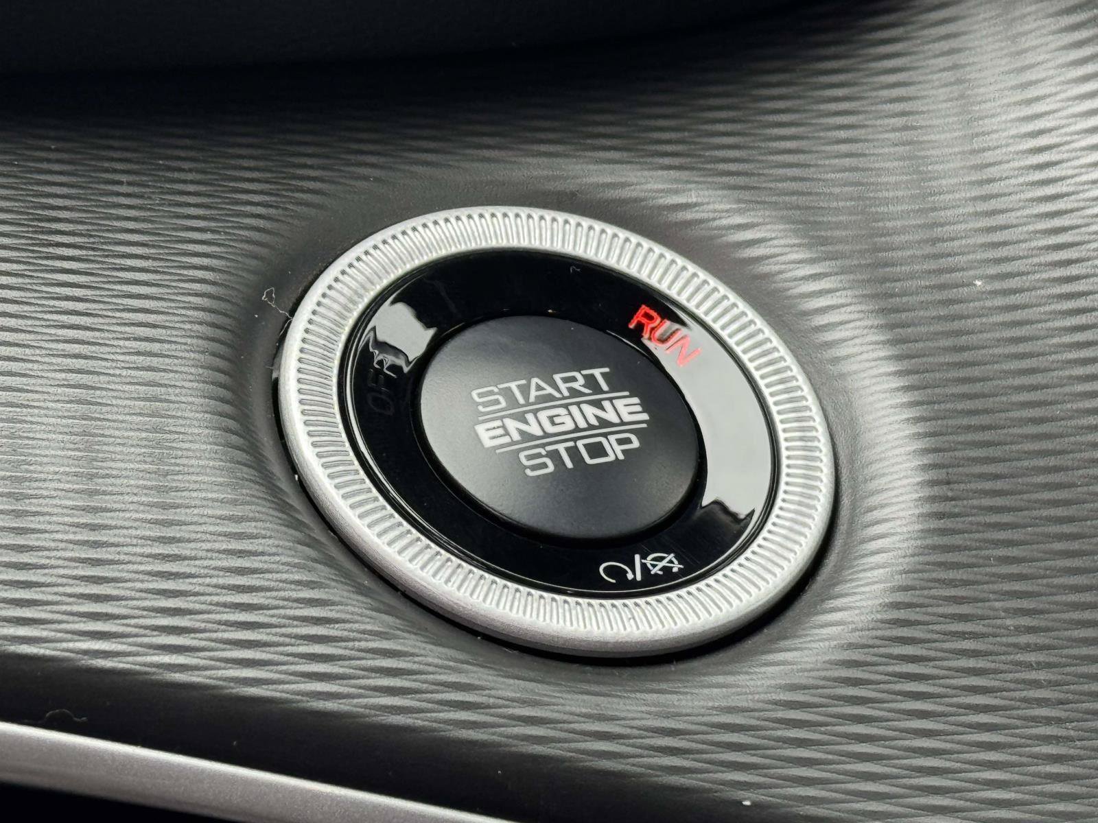 New 2025 Jeep Grand Cherokee L Laredo w/ Luxury Tech Group I AWD/4WD image 8