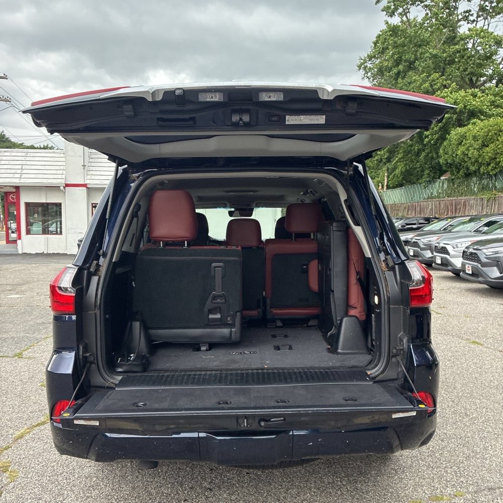 Used 2019 Lexus LX 570 4WD w/ Luxury Package image 23
