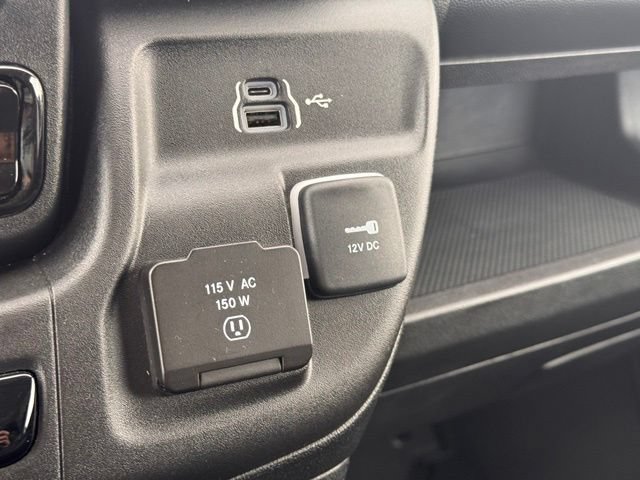 Used 2025 RAM ProMaster 2500 w/ Convenience Group FWD image 28