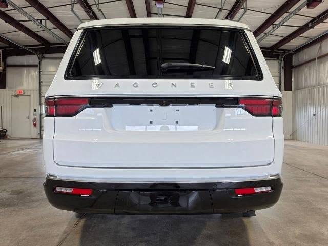 Used 2025 Jeep Wagoneer Series II w/ 8-Passenger Seating Package AWD/4WD image 4