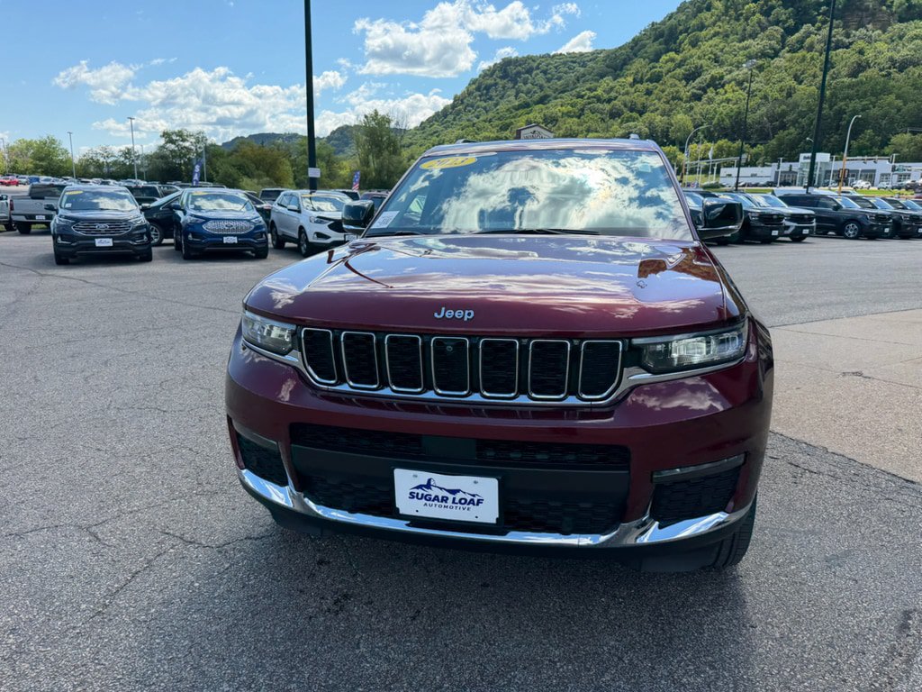Used 2023 Jeep Grand Cherokee L Limited w/ Luxury Tech Group II AWD/4WD image 2