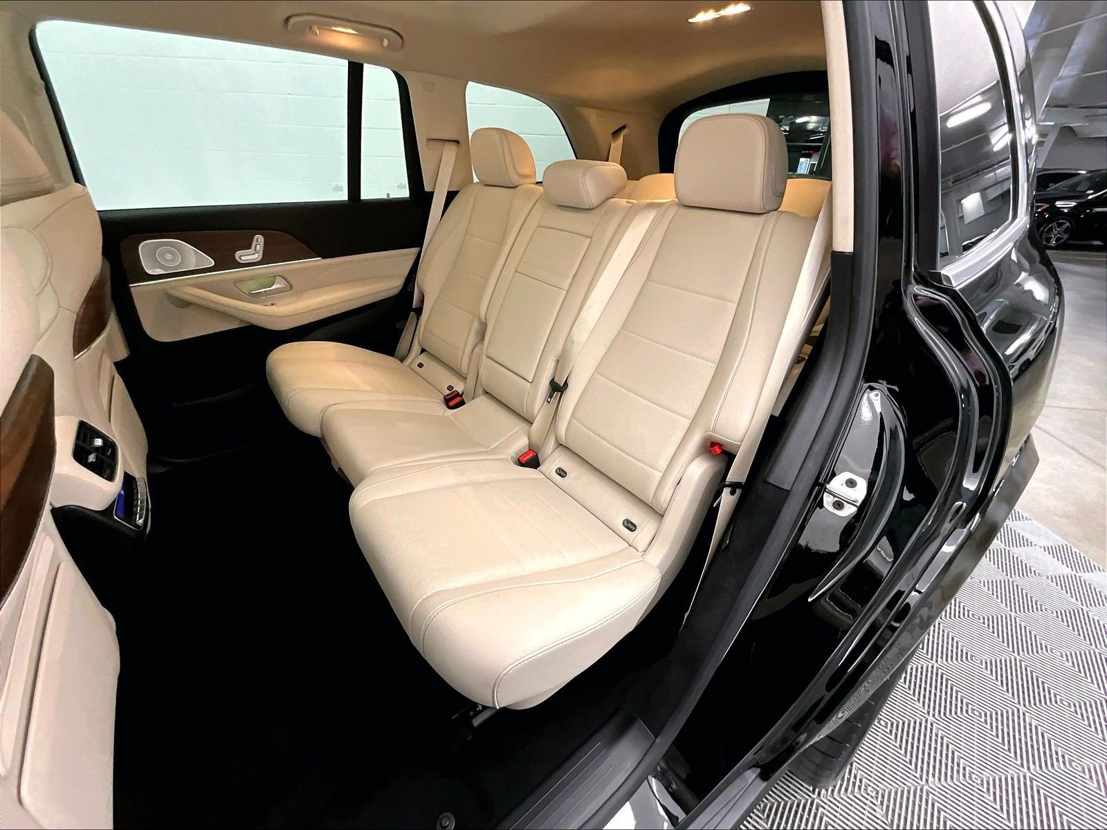 Used 2026 Mercedes-Benz GLS 450 4MATIC image 18