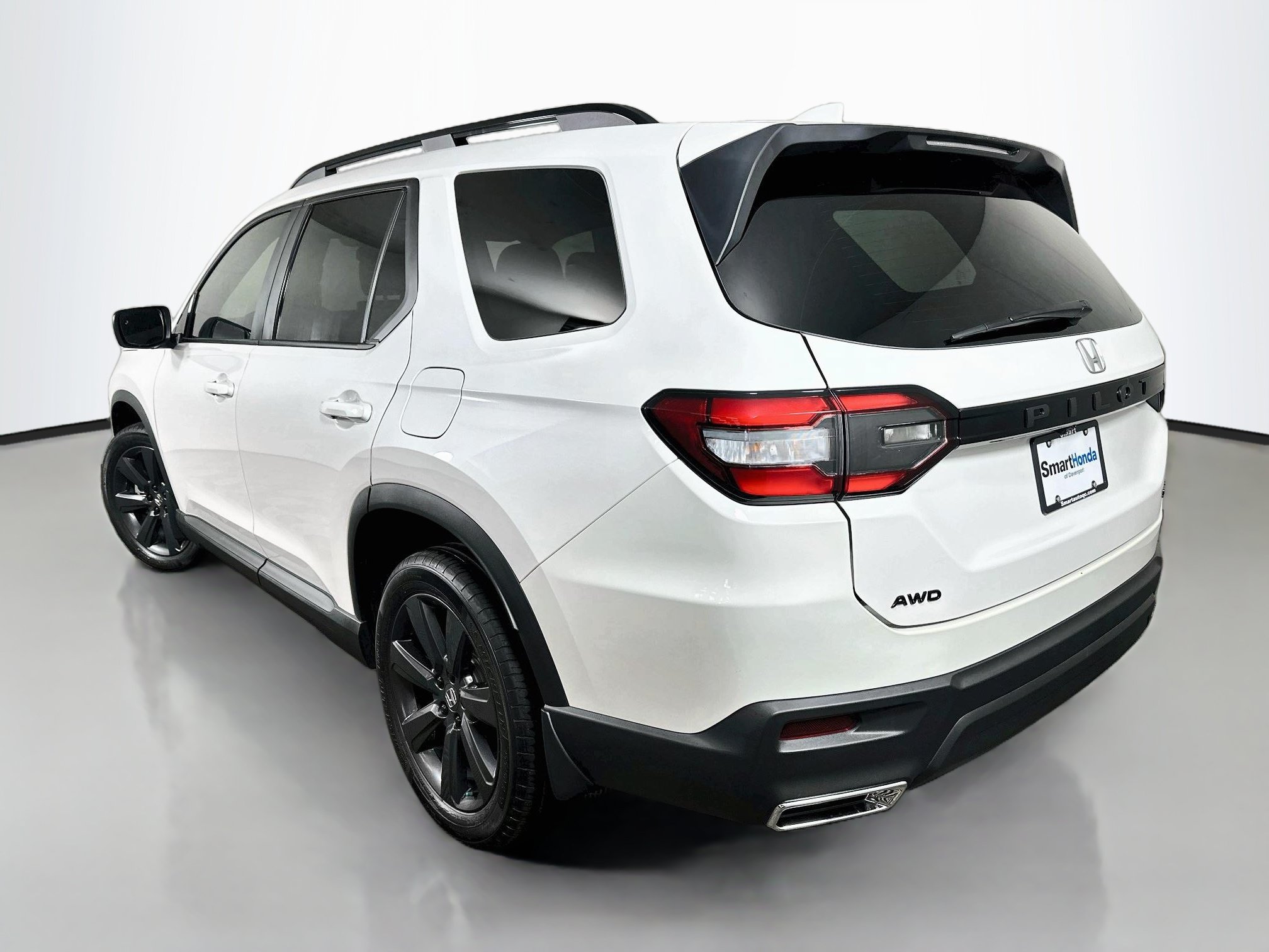 Used 2025 Honda Pilot Sport image 5