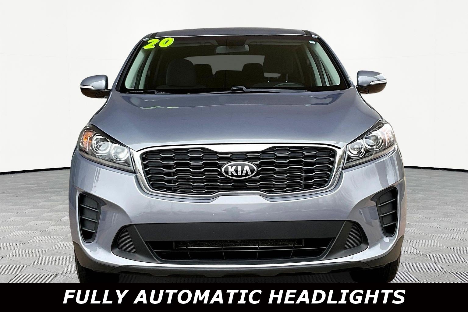 Used 2020 Kia Sorento LX image 2