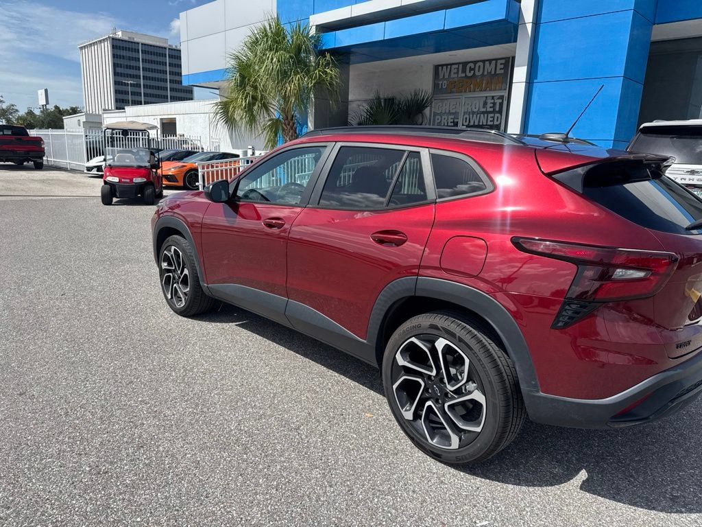 Used 2024 Chevrolet Trax RS w/ Driver Confidence Package FWD image 6