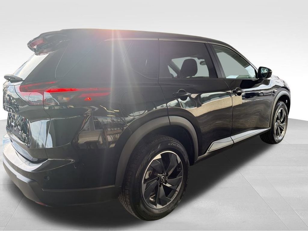 Used 2024 Nissan Rogue SV image 5