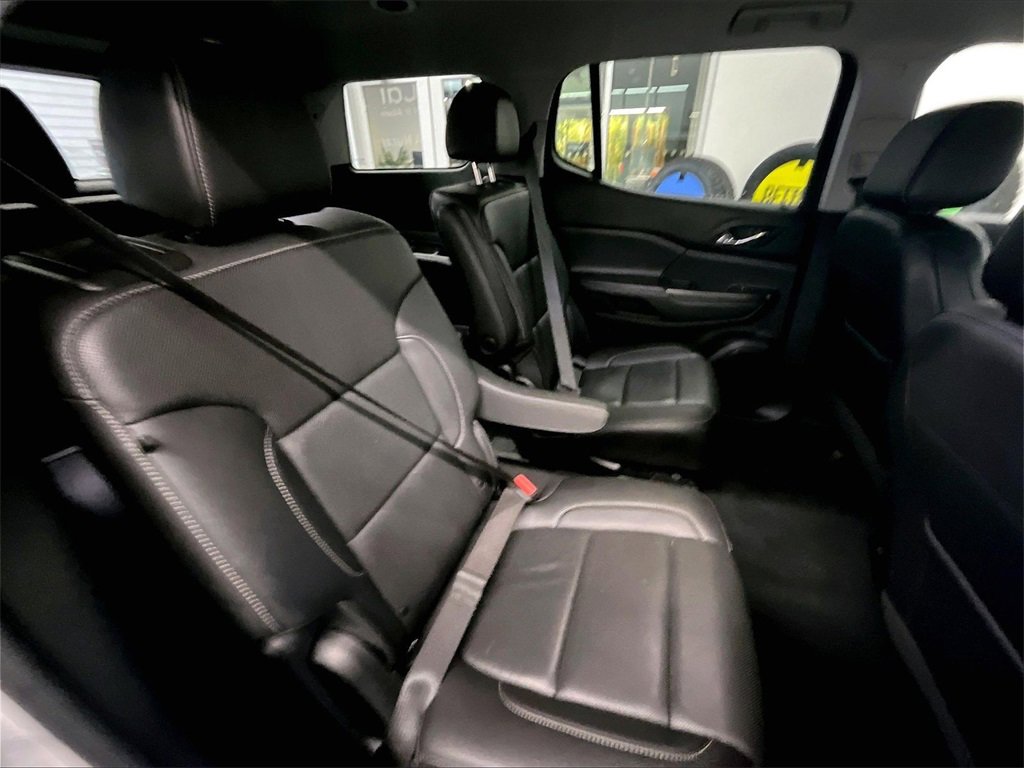 Used 2023 GMC Acadia SLT image 16