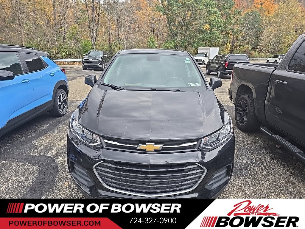 Used 2022 Chevrolet Trax LS w/ Tint and Cruise Package AWD/4WD image 2