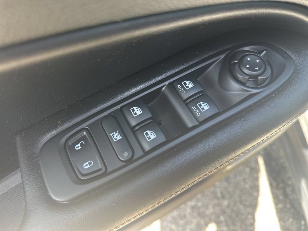 Used 2018 Jeep Compass Latitude w/ Popular Equipment Group AWD/4WD image 14
