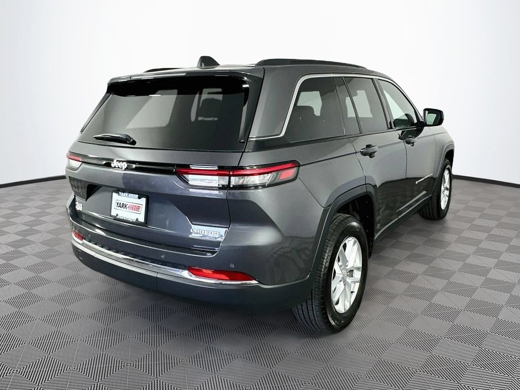 Certified 2025 Jeep Grand Cherokee Laredo X w/ Luxury Tech Group I AWD/4WD image 12