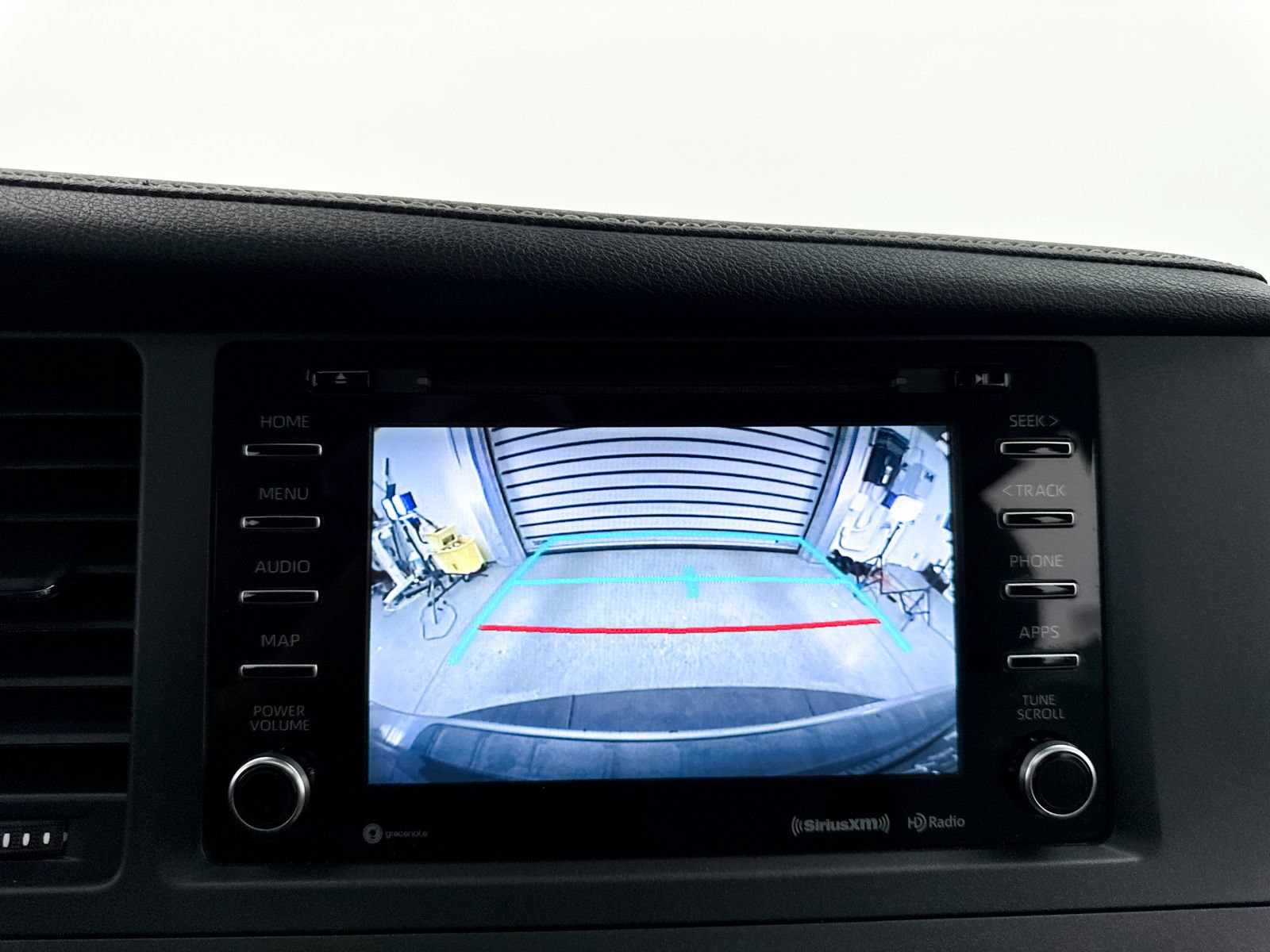 Used 2018 Toyota Sienna XLE w/ XLE Navigation Package FWD image 19