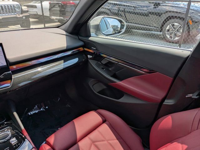 Used 2025 BMW 540i xDrive image 16