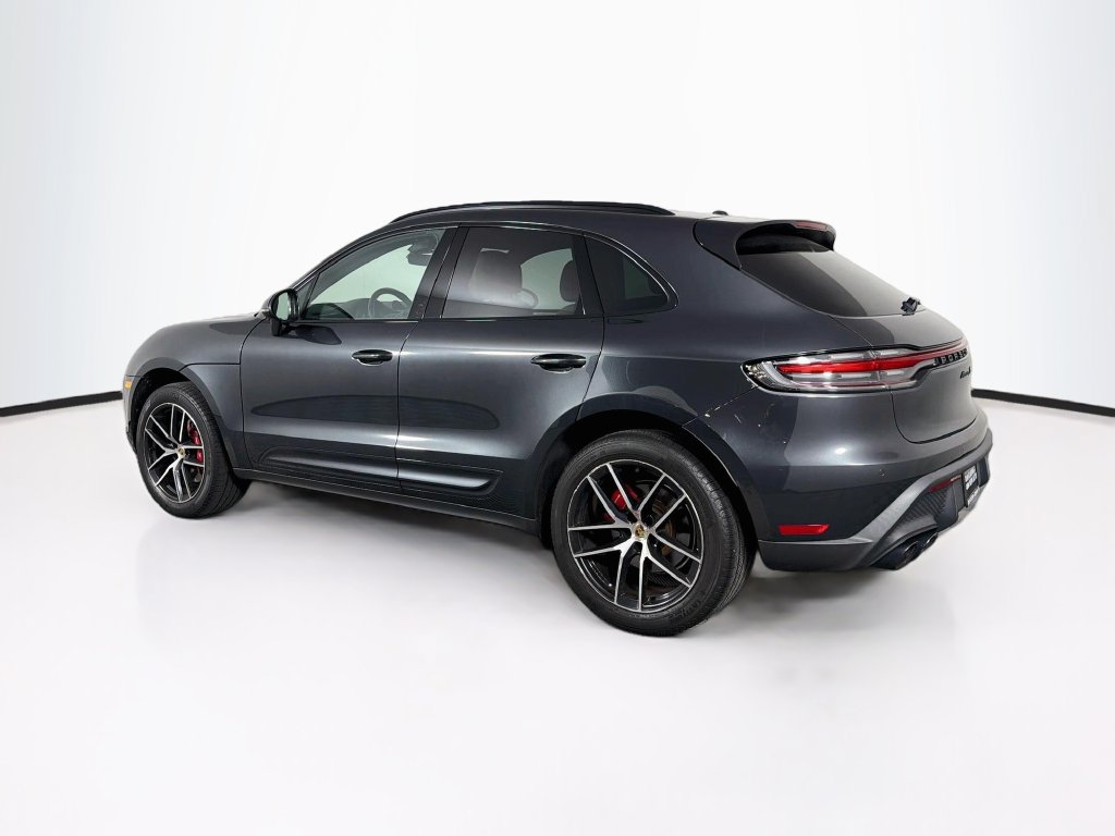 Certified 2023 Porsche Macan S AWD/4WD image 3
