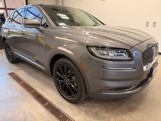 Used 2022 Lincoln Nautilus Reserve AWD/4WD image 2
