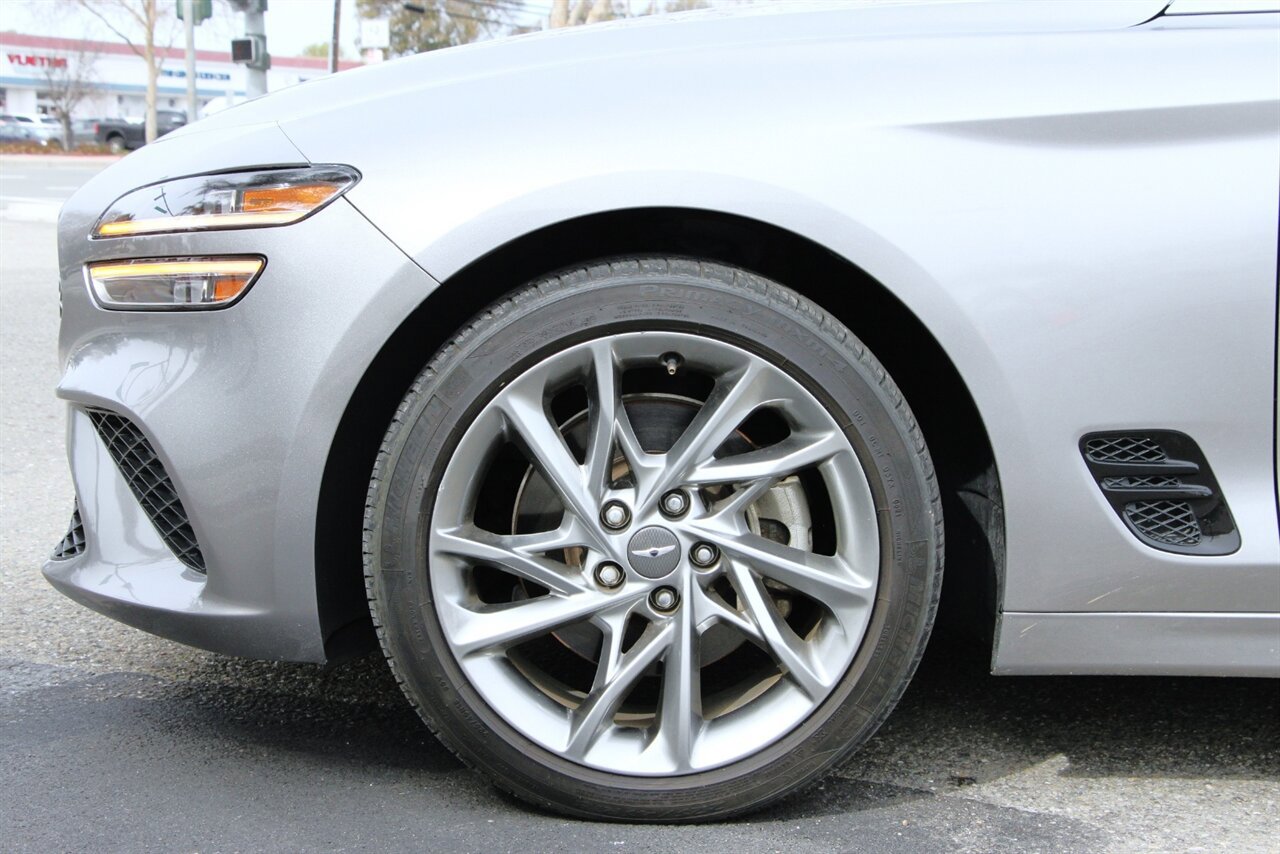 Used 2022 Genesis G70 2.0T RWD image 14
